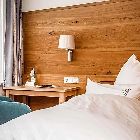 Hotel Zur Rose 3*