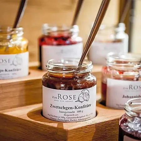 Zur Rose 3*